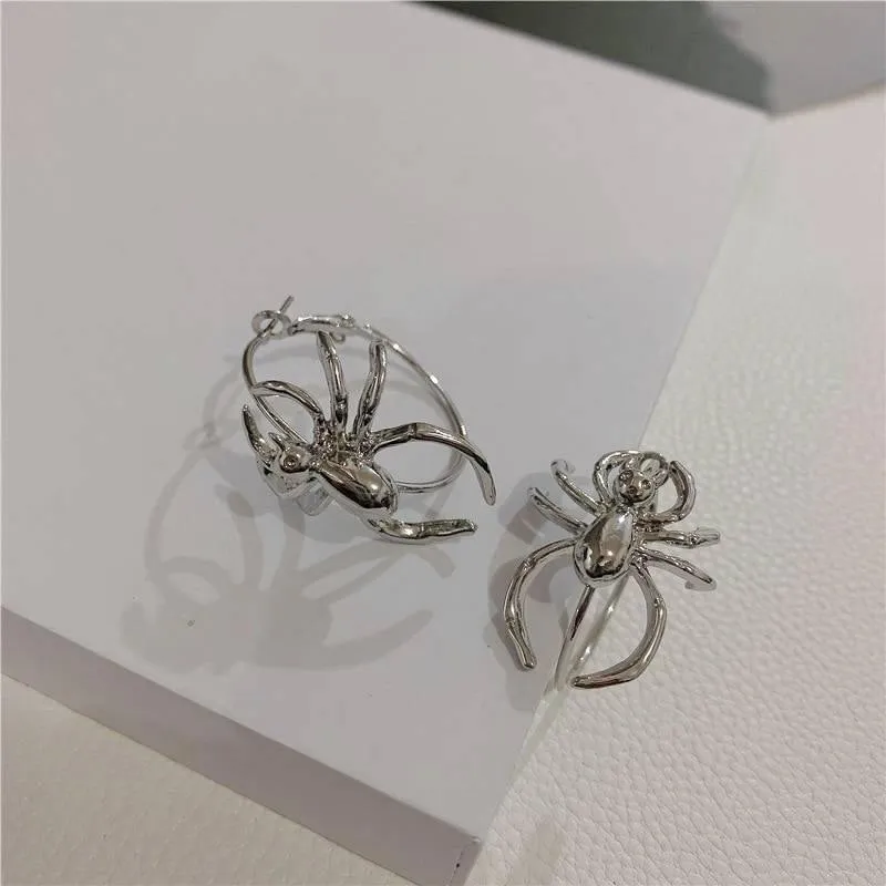 Crawling Spider Hoop Earrings