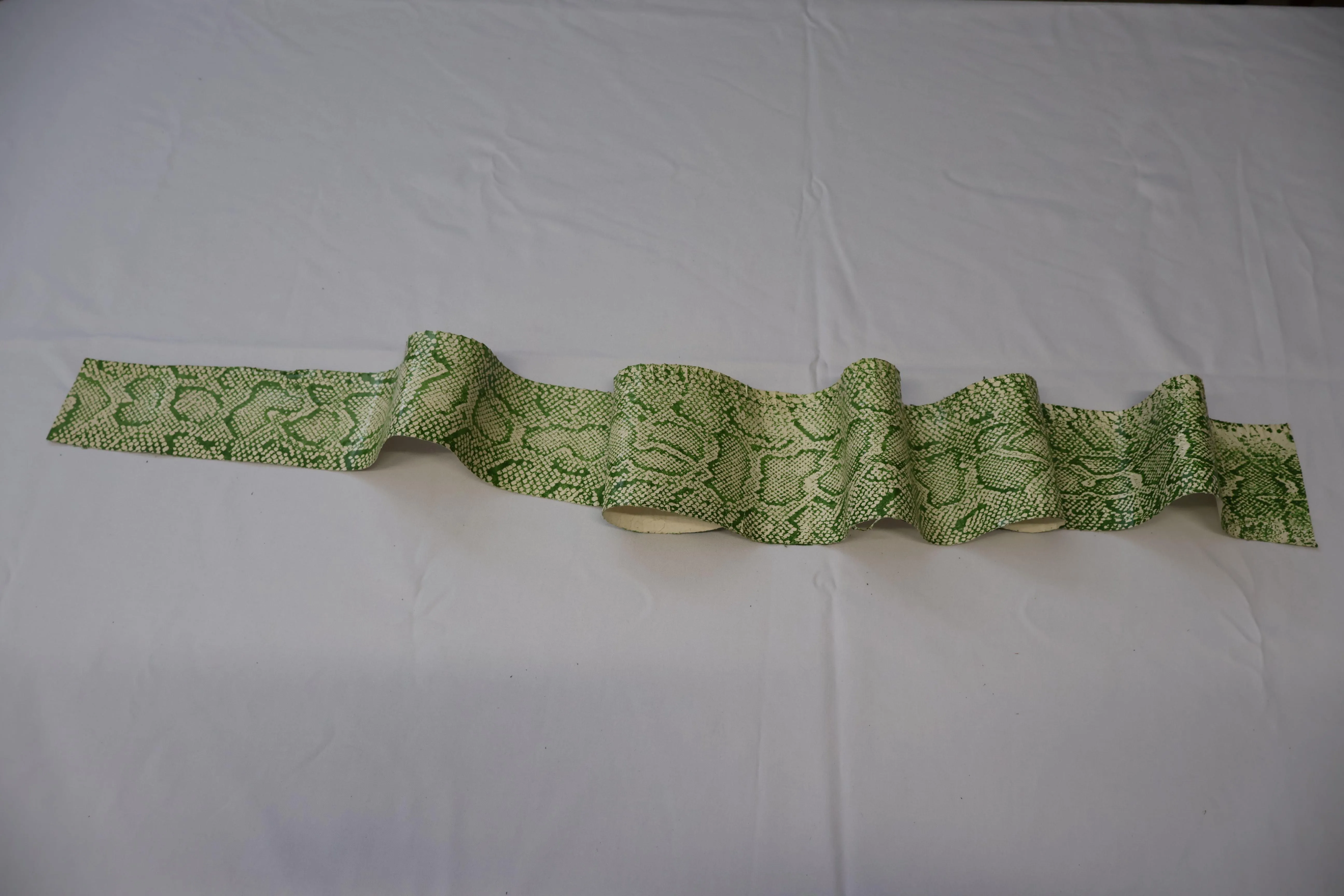 Genuine snakeskins, Real snake leather hide, thin and natural shine, thickness 0,3mm(1 oz)