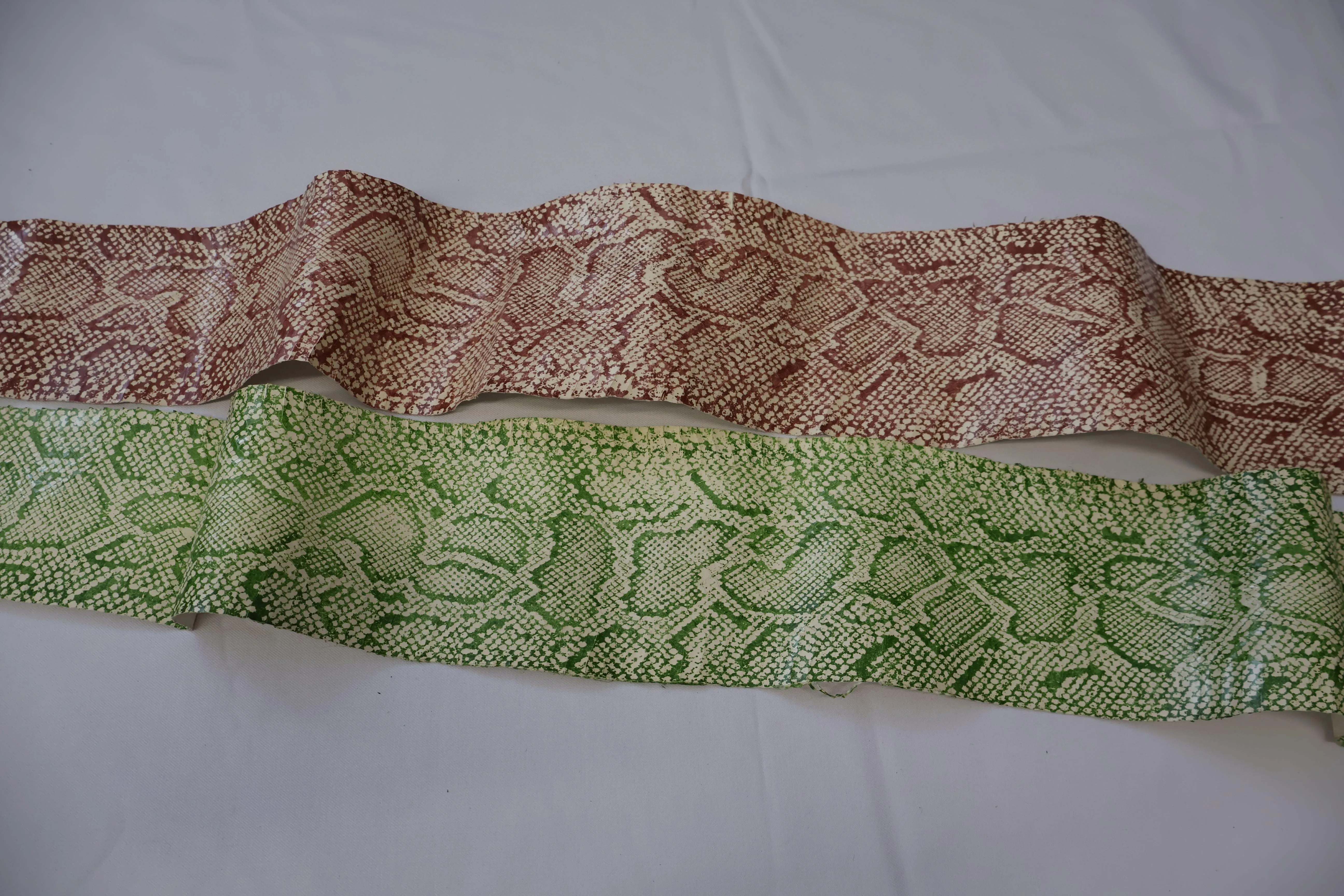 Genuine snakeskins, Real snake leather hide, thin and natural shine, thickness 0,3mm(1 oz)